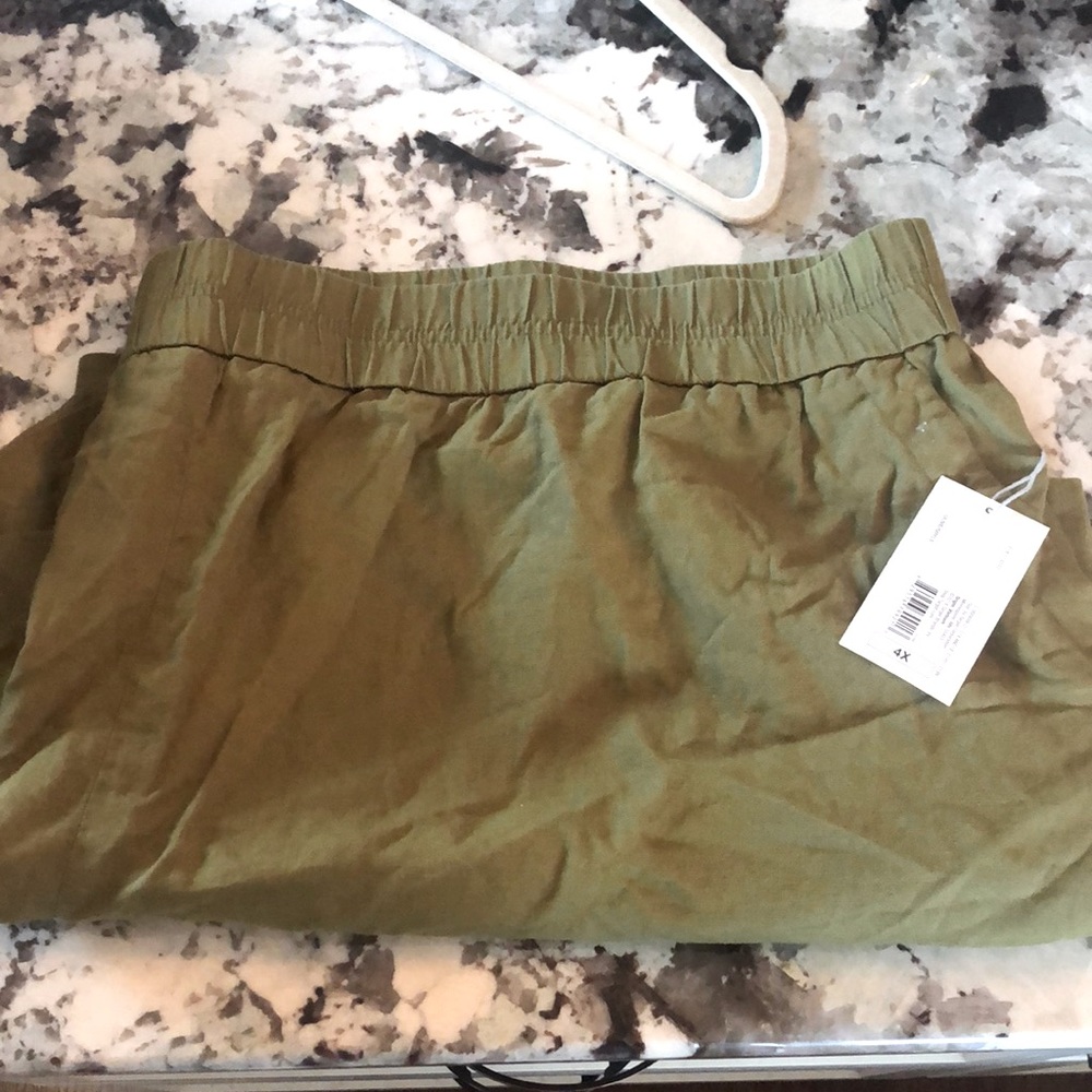 A New Day 4X shorts